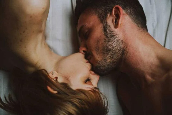 Hôn môi cháo lưỡi có vị gì? Ăn cháo lưỡi cực phê với 7 bước!