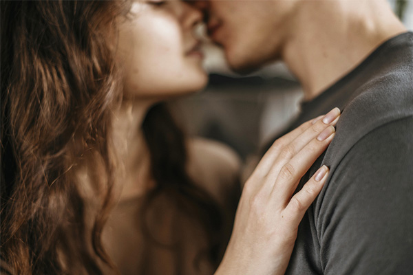 Hôn môi cháo lưỡi có vị gì? Ăn cháo lưỡi cực phê với 7 bước!