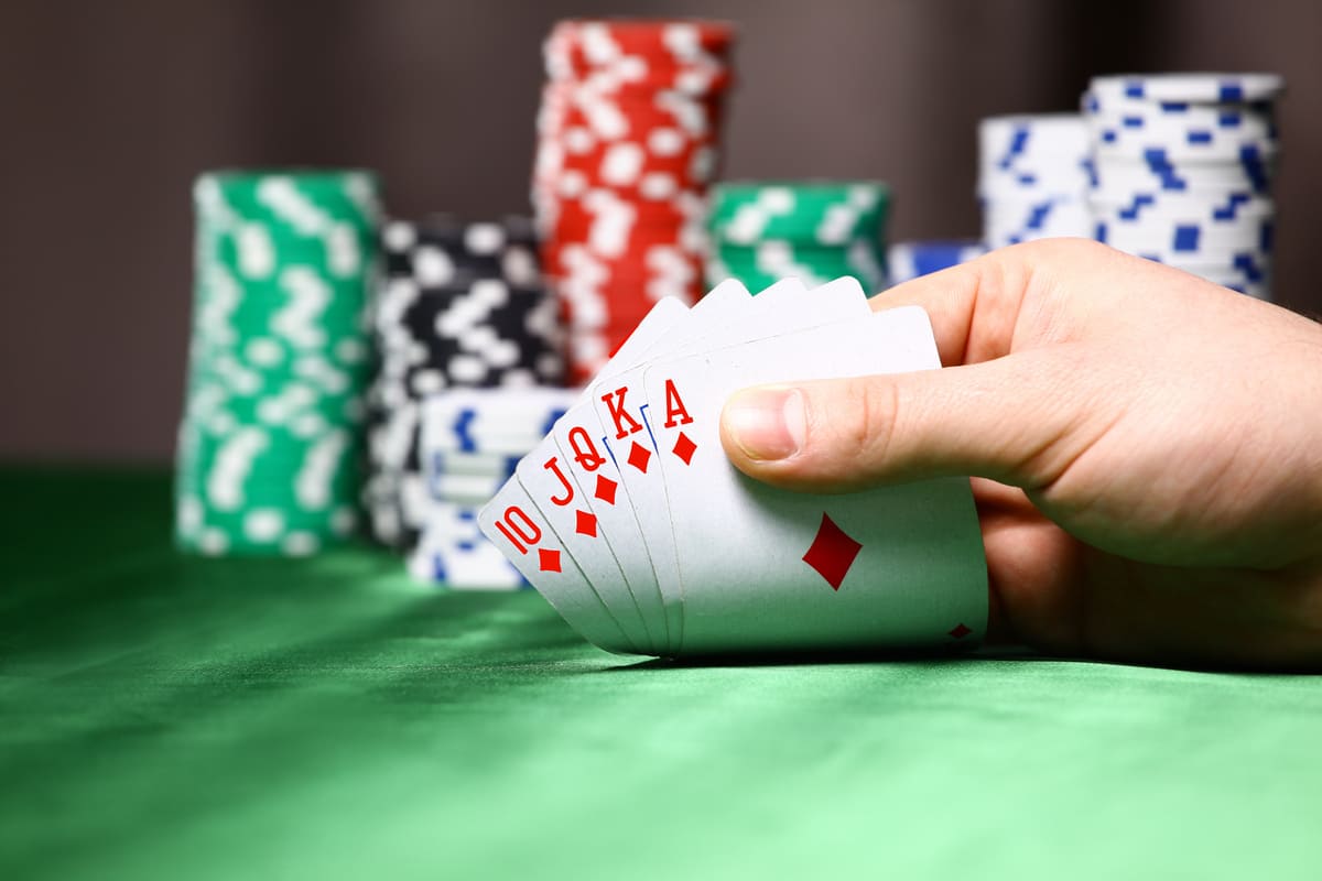 Straight Flush là gì? Hướng dẫn đầy đủ về những quân bài mạnh nhất trong Poker | Natural8