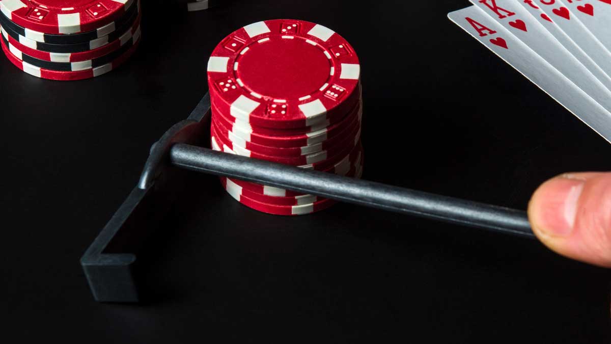 Rake trong poker là gì và nó ảnh hưởng đến tiền thắng của bạn như thế nào?  | Natural8
