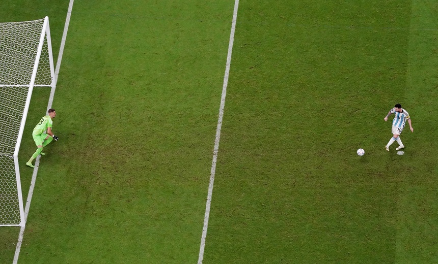 Penalty không còn là ám ảnh với Messi