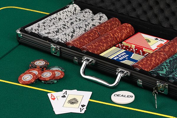 Chip poker là gì? Tại sao nên dùng chip để chơi poker? - Choibaionline