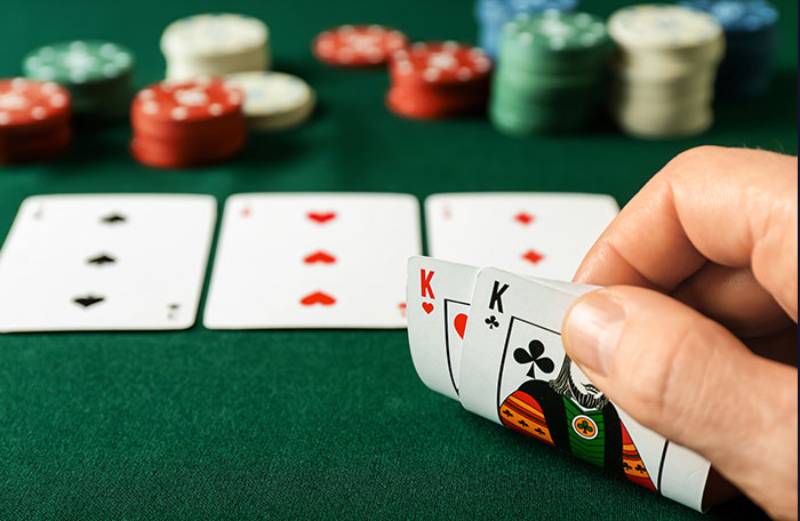 Vị trí trên bàn Poker - Quyền lực của ghế ngồi