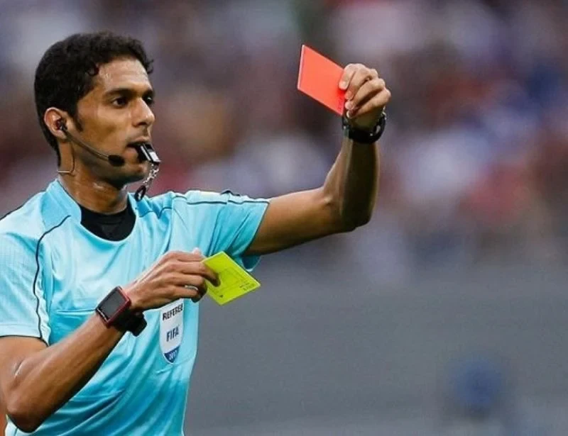 Ý nghĩa của thẻ đỏ và thẻ vàng trong bóng đá