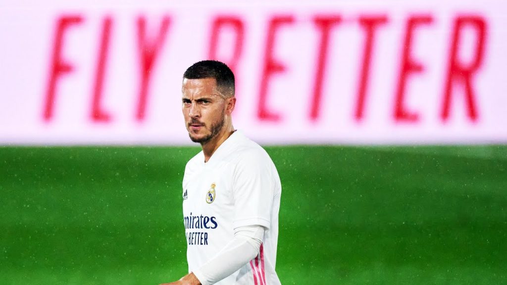 Tiền vệ cánh phải tạo đột biến từ những pha căng ngang