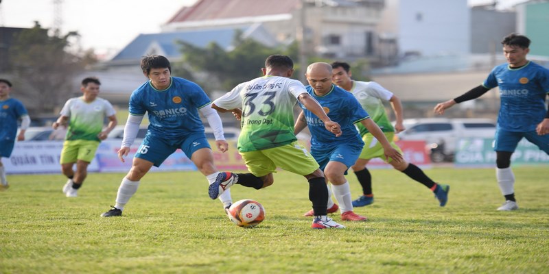 Cách Kiểm Soát Bóng Hiệu Quả Dưới Áp Lực Tiến Hành Cụ Thể