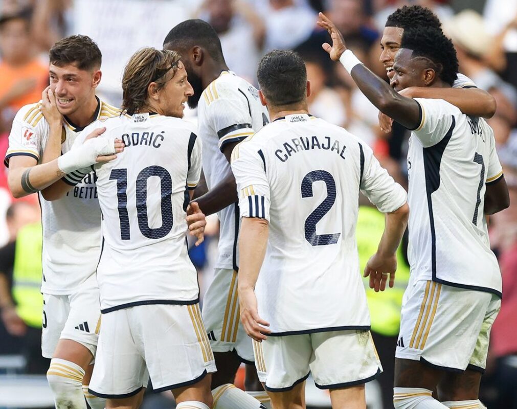 Sơ Đồ Bóng Đá 3-3-1-3: Cách Tổ Chức Và Điểm Mạnh, Điểm Yếu