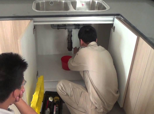 thông tắc bồn rửa chén