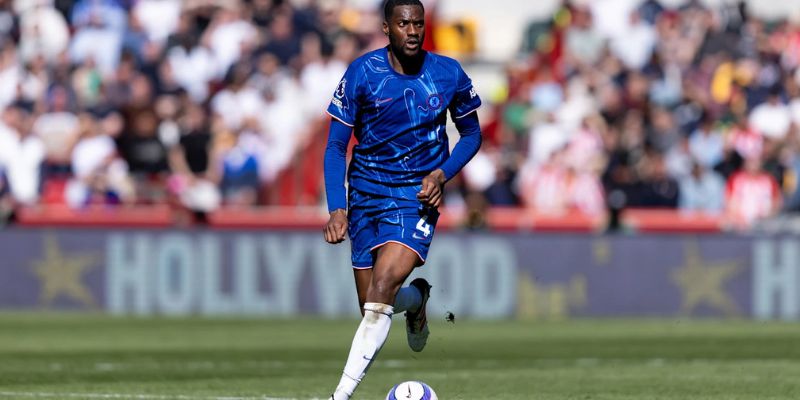 Tosin Adarabioyo: Trung Vệ Đáng Chú Ý & Những Dấu Ấn Mới Nhất 2025